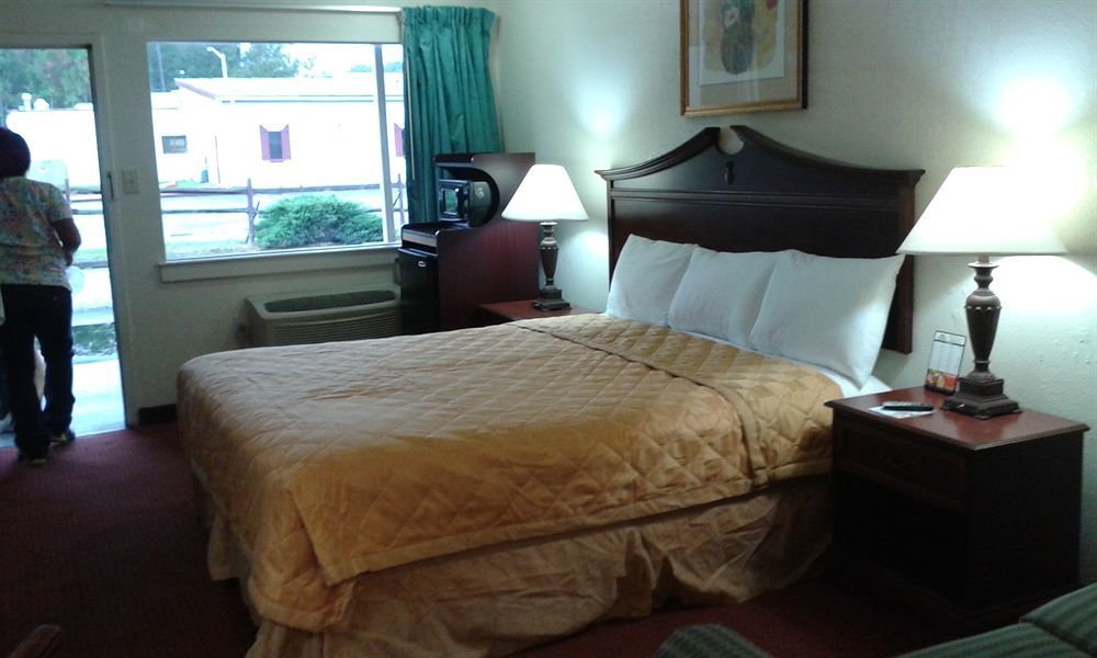 Key West Inn - Newport News Exterior foto